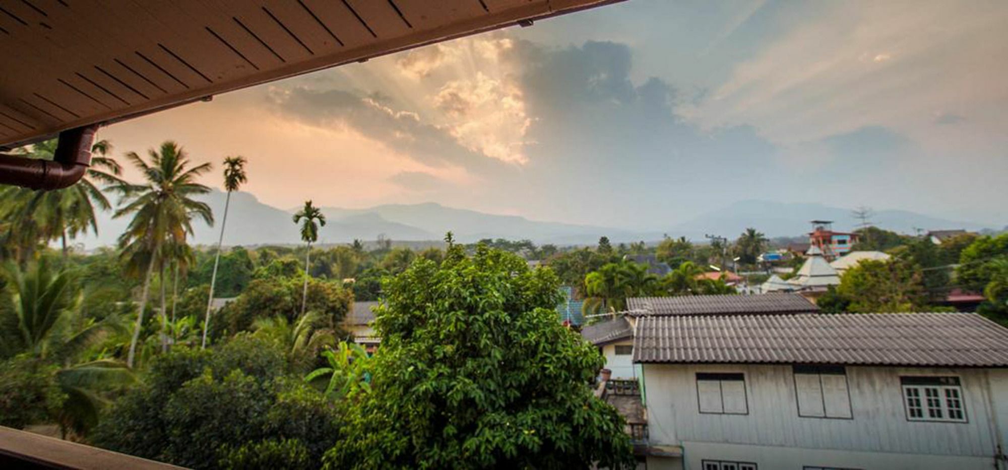 Suriyamanee House Hotel Mae Rim Exterior foto